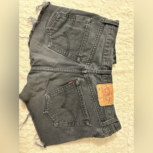 Levi denim shorts - Picture 3 of 3